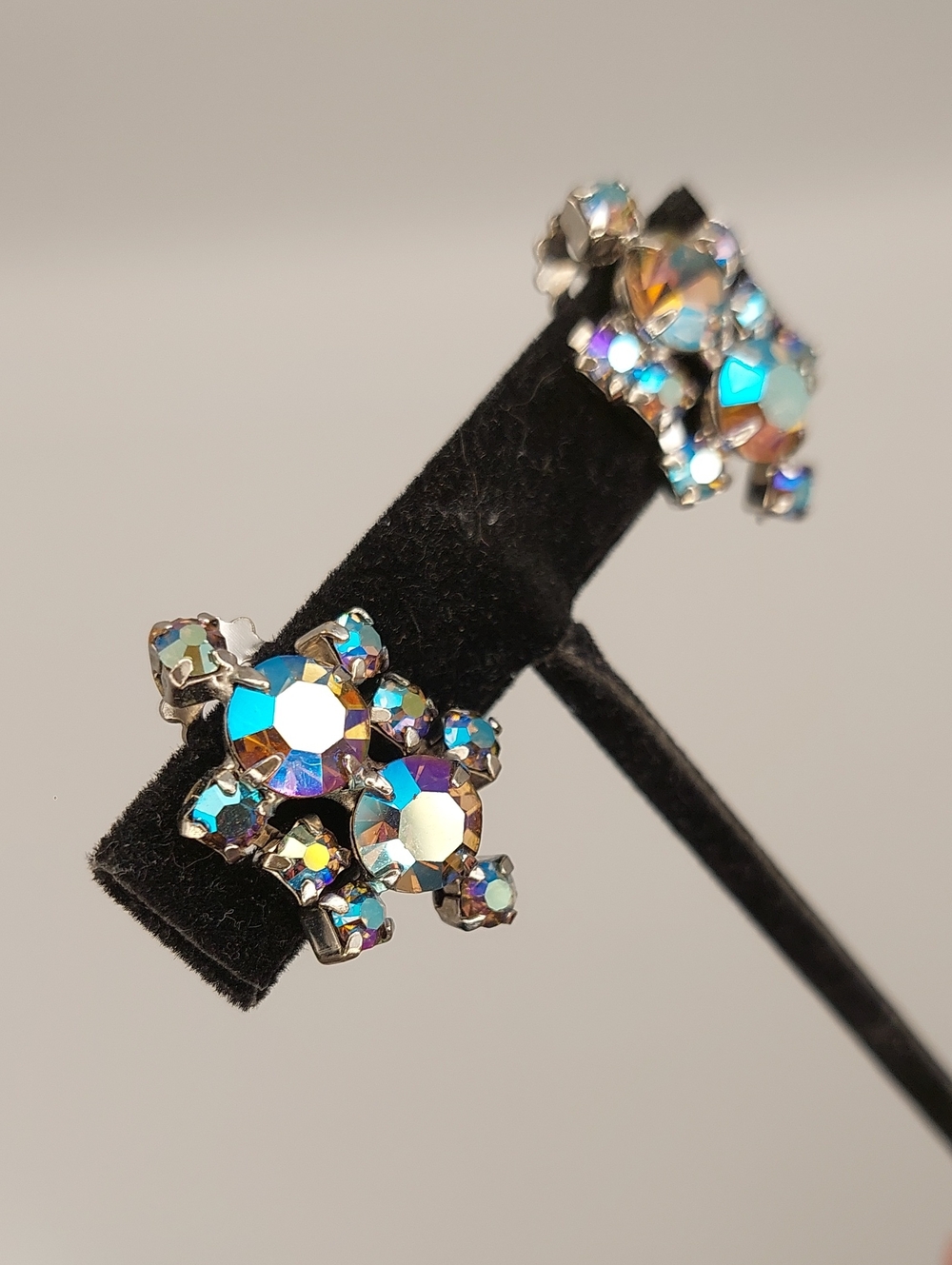 Aurora Crystal Cluster Vtg High-end Clip Earrings - Iridescent Blue